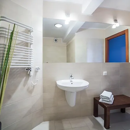 Maloves - Apartament Z Tarasem Apartmán *
